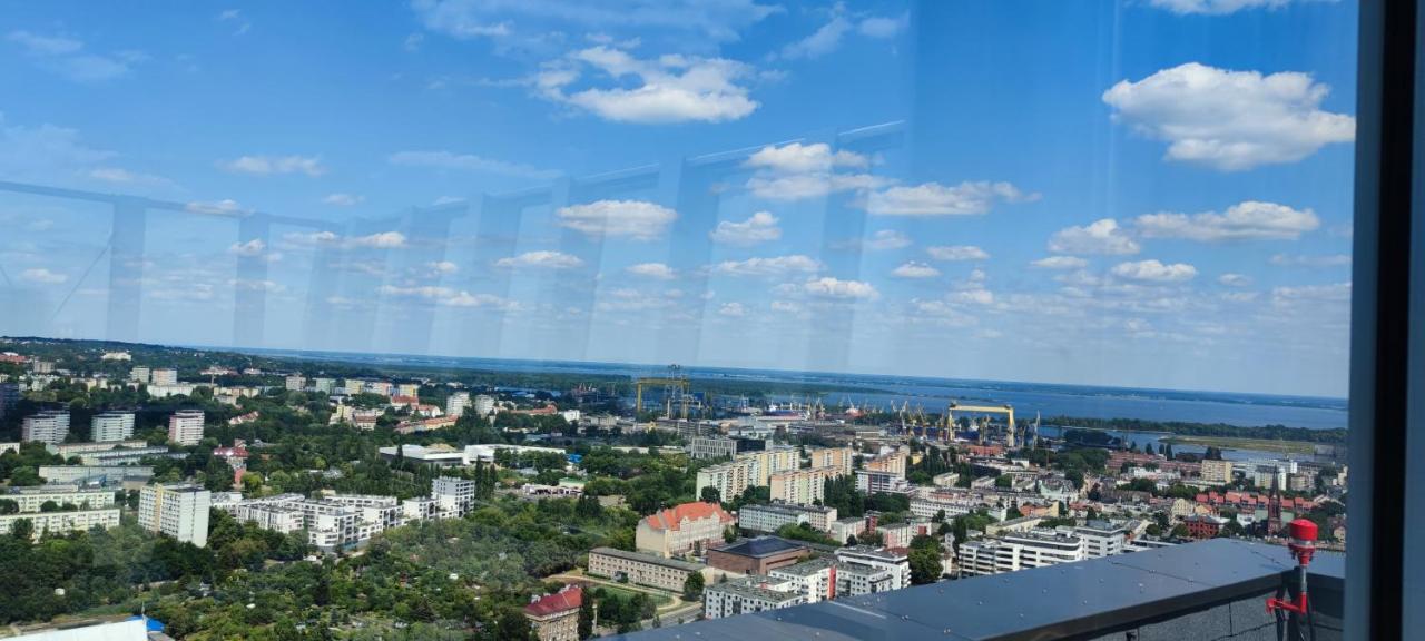 Aleda Tower, 14 Floor, Balkon